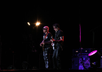 SATCHVAI «Surfing with the Hydra Tour»